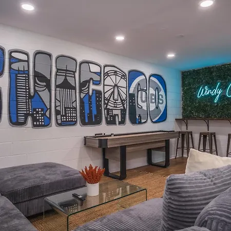 Modern Townhome With King Suite & Private Patio